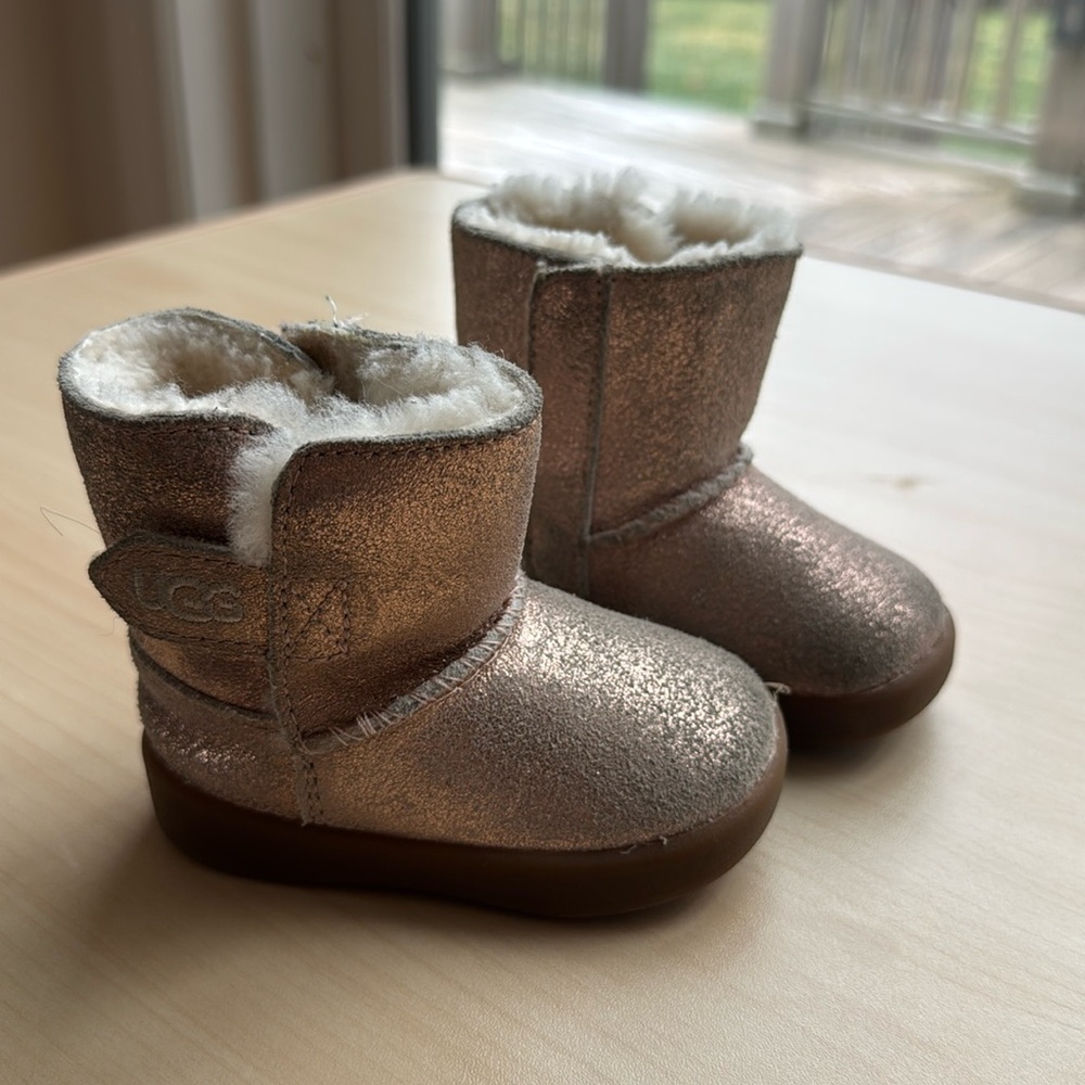 UGG keelan metallic glitter boot size infant 2/3